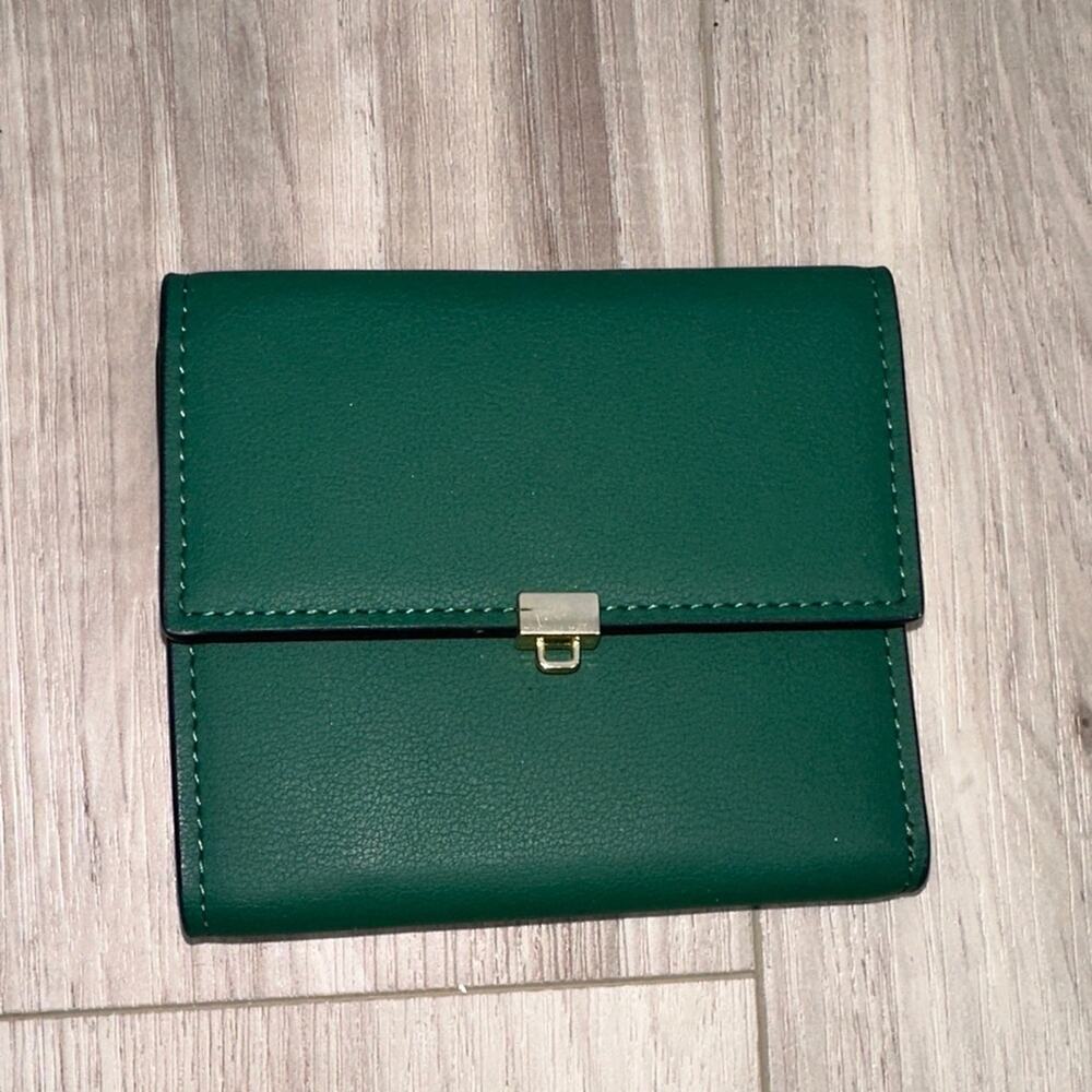 Travelambo green women’s bifold wallet